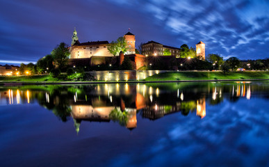 Wawel Royal Castle in the early morning.Krakow, Poland. - obrazy, fototapety, plakaty