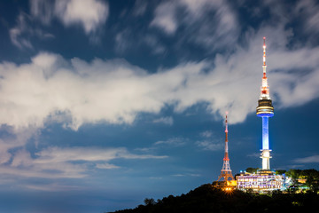 Obraz premium namsan tower 