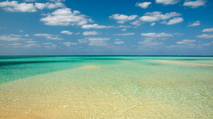 浅瀬の先には Beyond the shallows