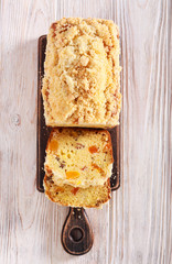 Apricot tea bread with crumble topping