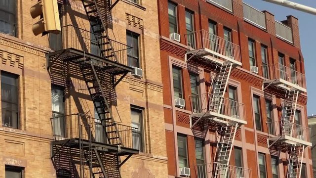 Hausfassaden in Harlem New York