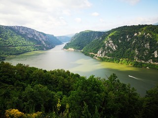 Obraz na płótnie Canvas Danube canyon - Cazanele Dunarii - beautiful view 