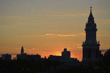 Fototapeta premium Sunset over a church in Philadelphia, Pennsylvania 