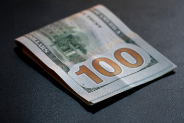 Billetes de cien dólares. Argentina. Crisis económica. Devaluación