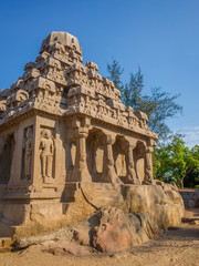 Fototapeta na wymiar 石彫寺院（ラタ）　マハーバリプラム