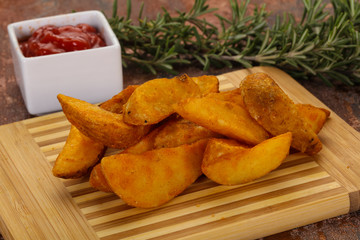 Fried potato slices