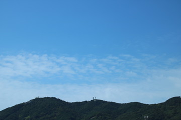 日本の秋の雲と須磨浦公園山頂(神戸・須磨)