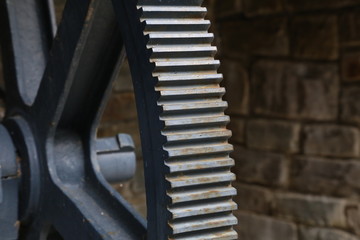 Gear transmission from metal in the old mechanism