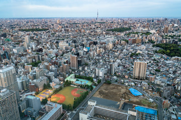 Obraz premium 東京の都市風景 池袋から見るビル群４