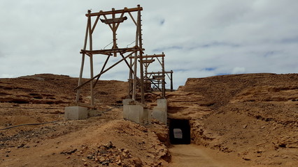 Crane residues in Pedra de Lume, salt evaporation ponds