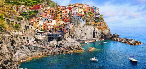 Fotobehang Toscane Italië - het nationale Italiaanse park van Cinque Terre. UNESCO werelderfgoed. Historische oude mediterrane plaats.