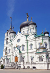 Fototapeta na wymiar Big Annunciation Cathedral (Orthodox Church) in Voronezh, Russia