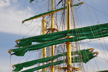 # Hamburger Hafenfest: Großsegler im Hafen liegend, die Takelage eines Dreimasters, Segelschiff...