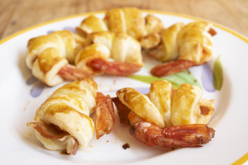jumbo shrimps in crispy puff pastry