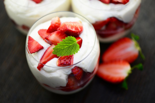 Erdbeeren Creme