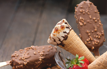 Ice cream with vanilla, caramel, hazelnut and almond