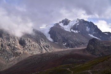 Naklejka premium view of mountains