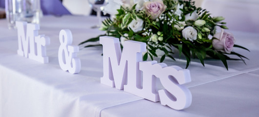 Mr und Mrs Hochzeit Tisch Deko