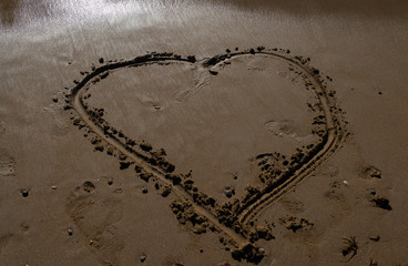 heart in the sand beach love