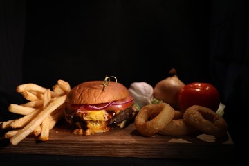 hamburger, burger, food, cheeseburger, beef, cheese, sandwich, bun, meat, lettuce, bread, fast, meal, tomato, isolated, lunch, dinner, unhealthy, snack, grilled, onion, fast food, 