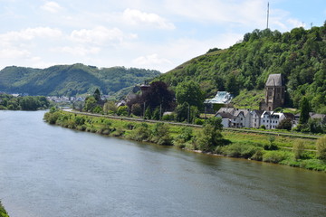 Moseltal bei Kobern-Gondorf