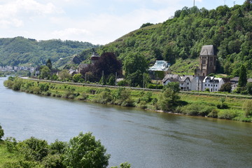 Moseltal bei Kobern-Gondorf