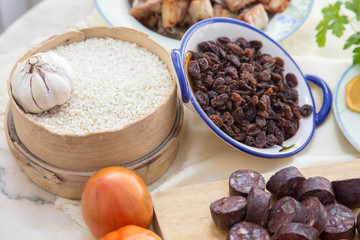 Natural and homemade cooking ingredients to make the recipe of baked rice with ribs