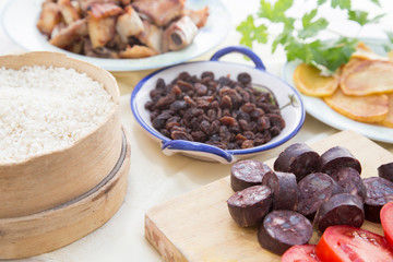 Natural and homemade cooking ingredients to make the recipe of baked rice with ribs
