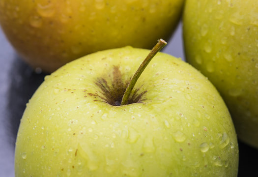 yellow green wet apple macro