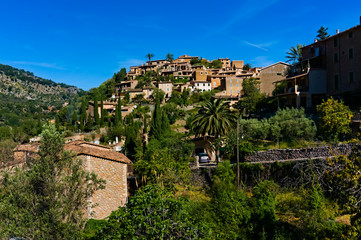 Fototapeta na wymiar Beautiful village in Mallorca Deia