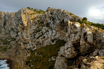 Landschaft und Steilküste auf der Halbinsel Formentor, Mallorca, Balearen, Spanien