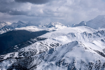 Fototapeta na wymiar Mountains in Jasper National Park