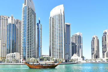 Fototapeta na wymiar Dubai Marina Lake Overlooking Buildings