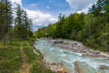 Wanderweg am Straneggbach in der Hetzau im Almtal Oberösterreich