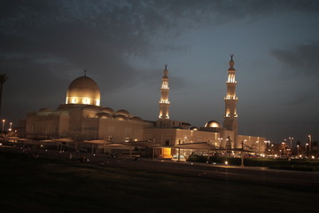 Fototapeta na wymiar mosque in sunset