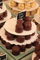 Chocolate-coated marshmallows