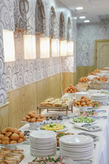 Tanle serving for party