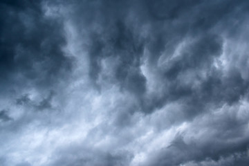 Obraz premium Cover the sky with rain clouds.