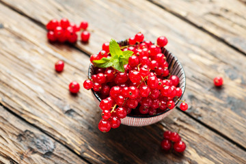 Fresh Red currant with mint