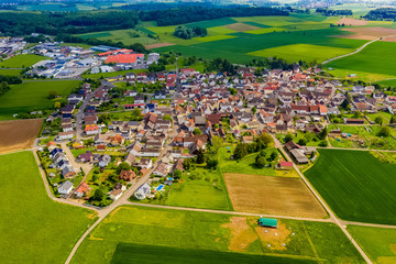 Das Dorf Borsdorf in Hessen aus der Luft