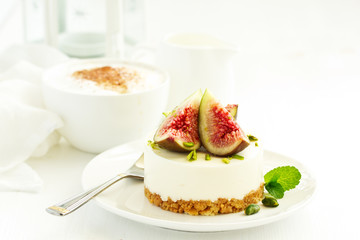 Delicious New York cheesecake with fresh figs