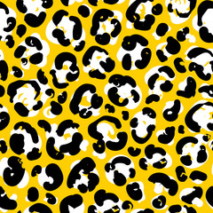 Bright seamless pattern of leopard, cheetah skin.