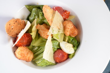 salad with chicken and vegetables
