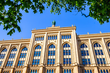 Obraz premium bavarian government building