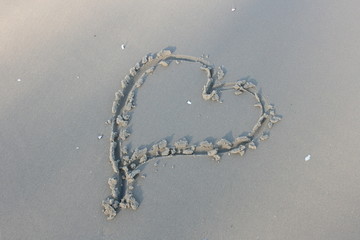 Herz im Sand