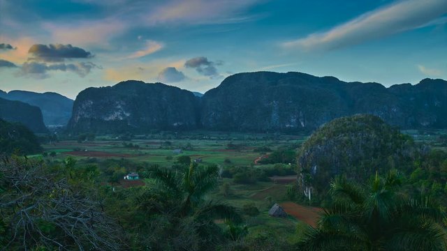 Vi&ntilde;ales time lapse