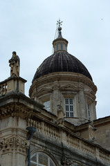 Fototapeta na wymiar Dôme d'une église de Dubrovnik