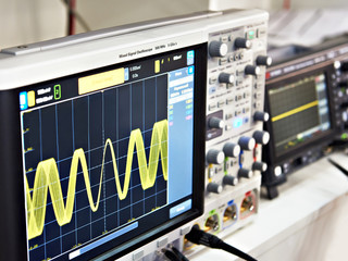 Modern mixed signal oscilloscope