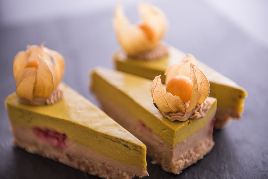Physaleae mango raspberry raw vegan cheesecake 