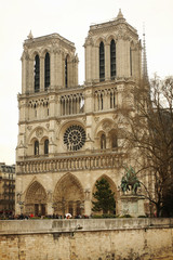 Fototapeta na wymiar Famous Paris church Notre-Dame